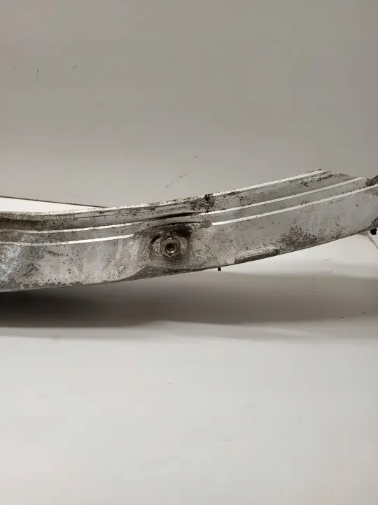 BMW E39 etupuskurin vahvike OEM 8245858 image 3