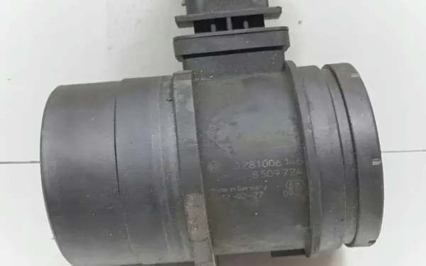 Ilmavirran Mittari BMW X1 E84 OEM 8509724 2.0L Diesel image 3