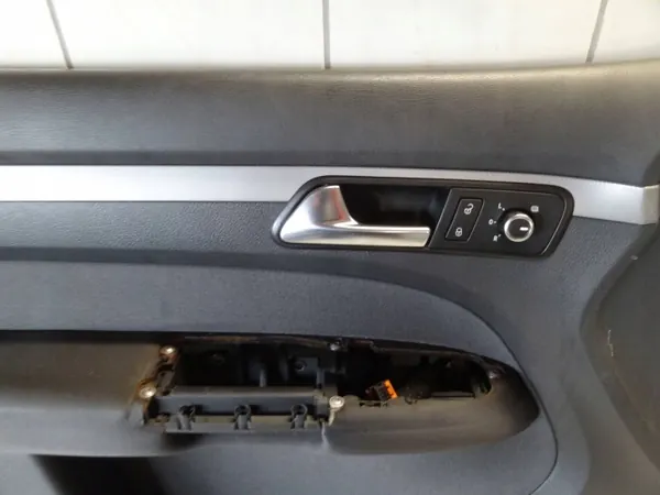 OEM OKL15364 Revestimiento Puerta Izquierda Delantera VW image 3