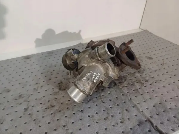 Turbo usado OEM 172010N010 para Toyota Auris image 2