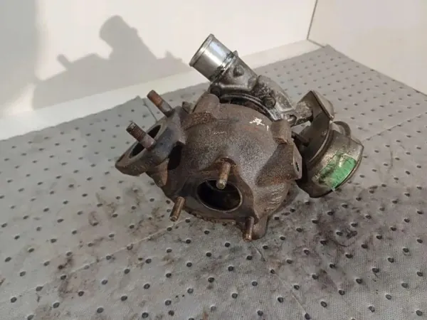 Turbo usado OEM 172010N010 para Toyota Auris image 4