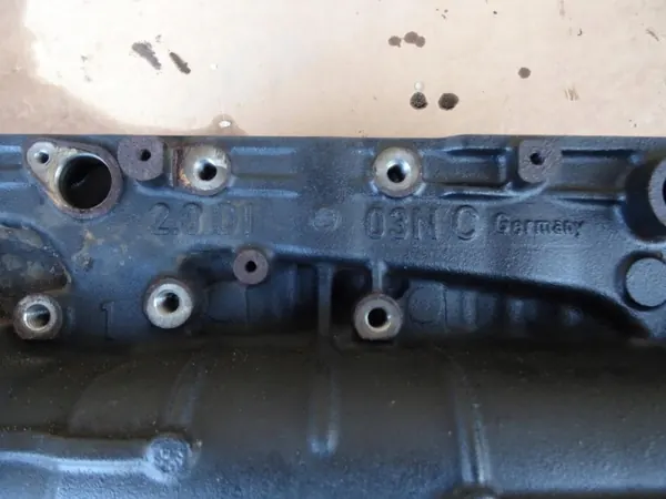 Moottorilohko Alaosa OEM DEU DEUA Audi A4 B9 2.0 TDI image 10