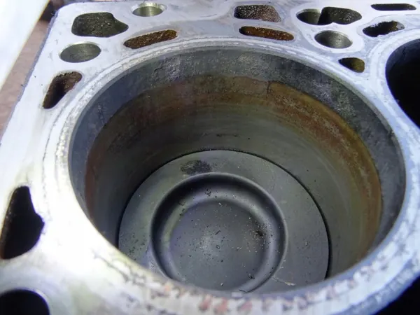 Moottorilohko Alaosa OEM DEU DEUA Audi A4 B9 2.0 TDI image 5