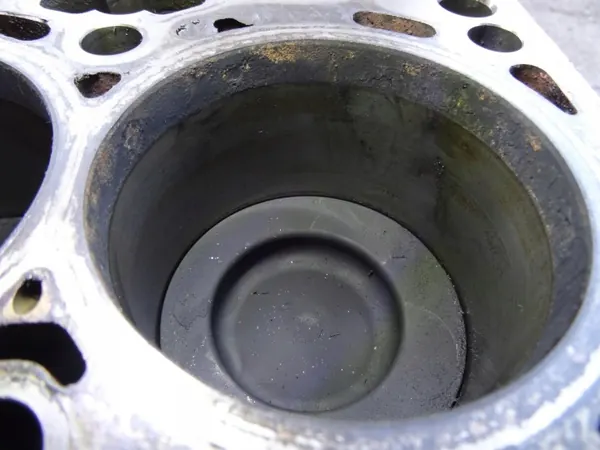 Moottorilohko Alaosa OEM DEU DEUA Audi A4 B9 2.0 TDI image 8