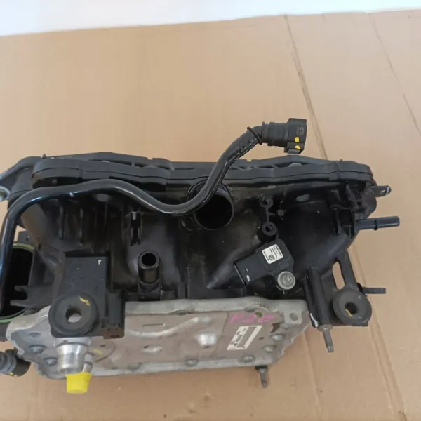 Colector de admisión OEM 05281983AA Jeep 2.0T image 3
