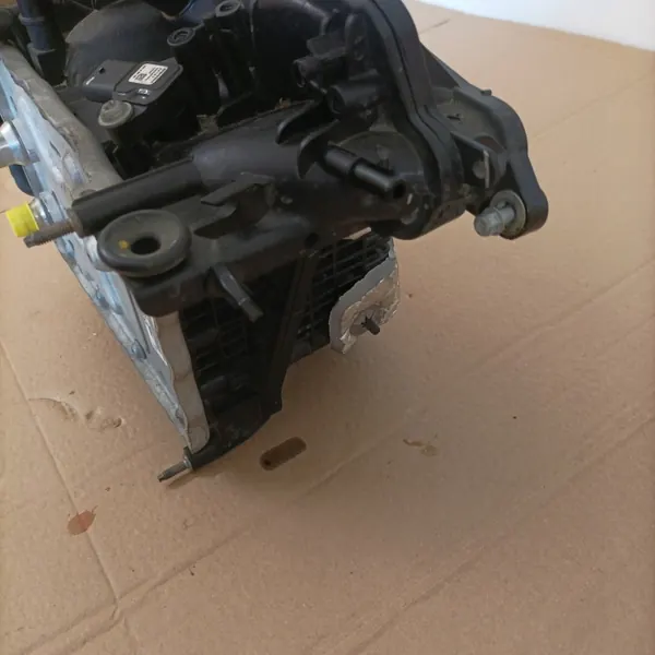 Colector de admisión OEM 05281983AA Jeep 2.0T image 6