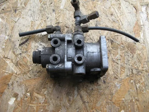 DAF XF 95 Huvudbromsventil OEM DMB4643 - Begagnad image 2