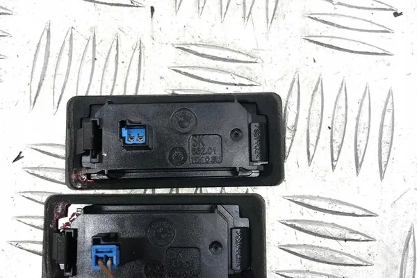 Luz de registro BMW 3 TOURING (F31) 7193293 image 2
