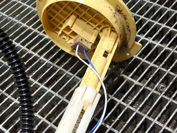 Sensor de nível de combustível OEM 13503270 Chevrolet Captiva image 4