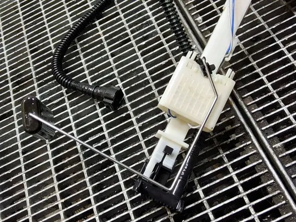 Sensor de nível de combustível OEM 13503270 Chevrolet Captiva image 5