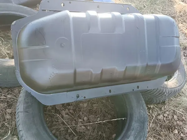 Réservoir de carburant Nissan Terrano II OEM image 8