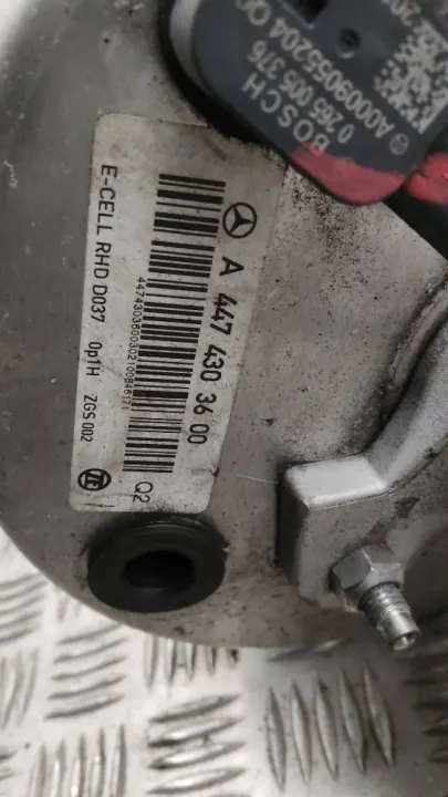 Mercedes-Benz Bromservo A4474303600 - Begagnad image 4