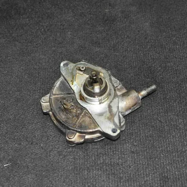 Imupumppu Mercedes W203 1.8L A2712301165 image 2