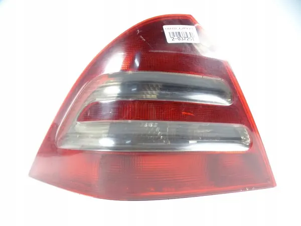 MERCEDES C KLASA W203 LUZ TRASERA IZQUIERDA image 2