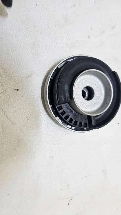 OEM 7889543 Voorlinker Demperlager BMW M5 G90 image 4