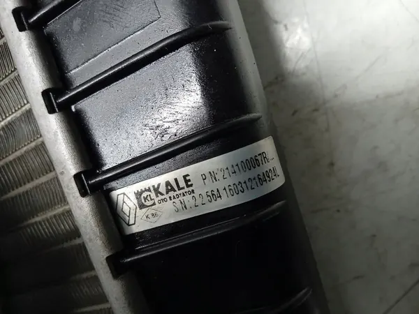 Radiador de agua Renault Fluence 1.6 16V image 5