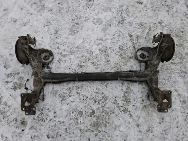 Hinterachsschwinge OEM #14193 für Peugeot Partner III image 2