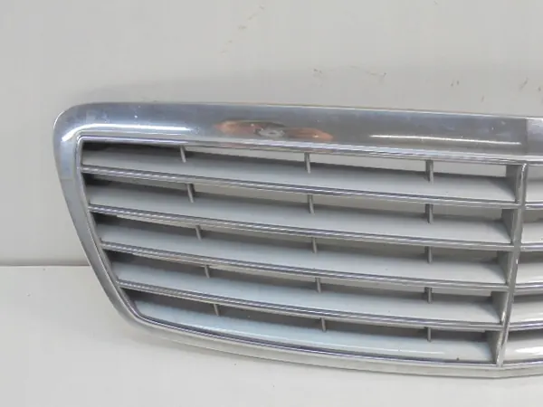 MERCEDES E W211 Grill Front image 6
