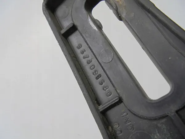 OEM 9678091680 Front Left Mudguard Bracket Peugeot image 3