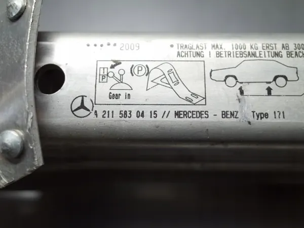 Wagenheber Mercedes C-Klasse W204 OEM A2115830415 image 3