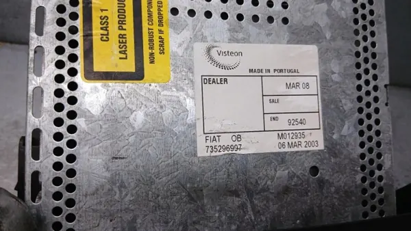 Radio Fiat Stilo OEM 735296997 - État utilisé image 3