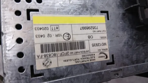 Radio Fiat Stilo OEM 735296997 - État utilisé image 6