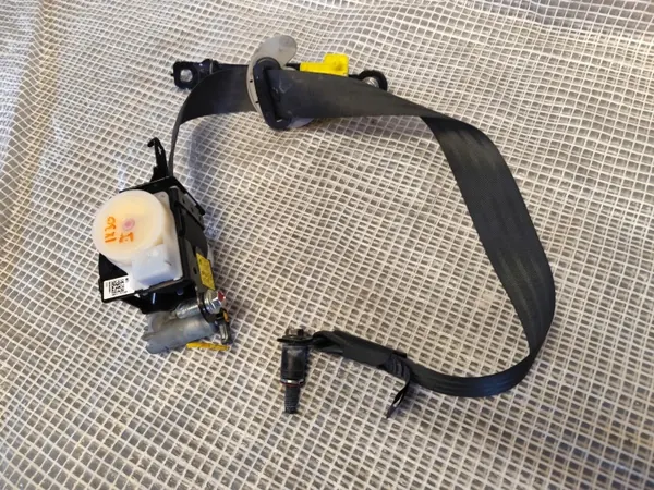 Hyundai IX35 13-15 linke Front-Gurtstraffer OEM image 3