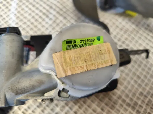 Hyundai IX35 13-15 linke Front-Gurtstraffer OEM image 4