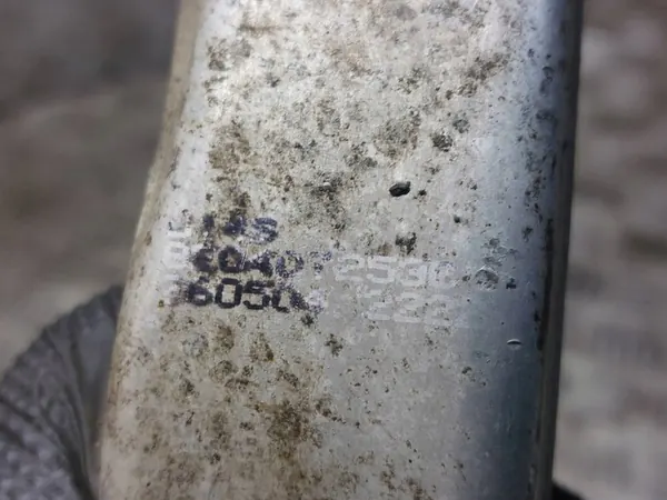 Audi S4 B6 Supporto Ruota Sinistra 8E0407253C image 4