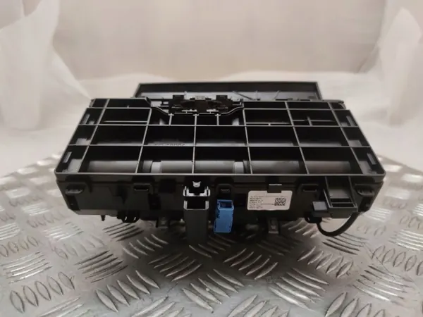 Vorderer Getränkehalter OEM 6809803 für BMW 3 G20 G21 image 3