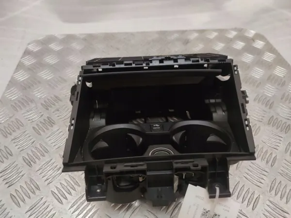 Vorderer Getränkehalter OEM 6809803 für BMW 3 G20 G21 image 5