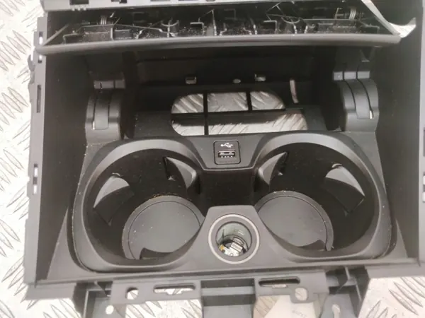 Vorderer Getränkehalter OEM 6809803 für BMW 3 G20 G21 image 8