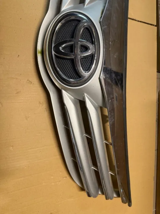 Toyota Avensis T27 Grille OEM 070325 2012-2015 image 3