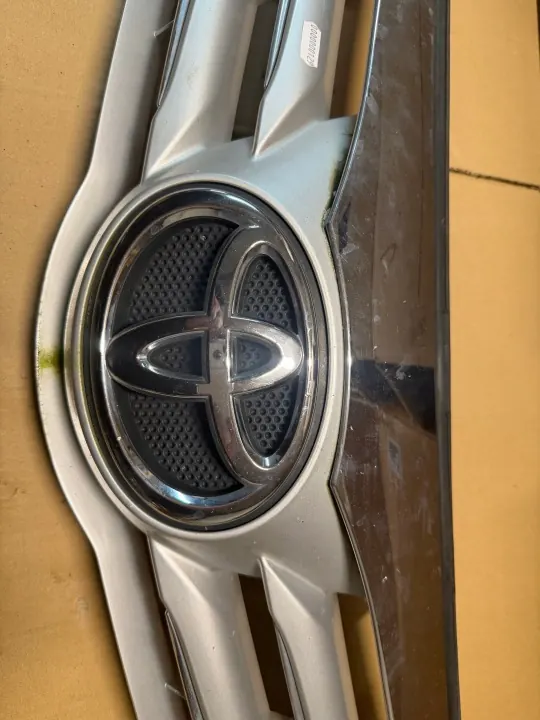 Toyota Avensis T27 Grille OEM 070325 2012-2015 image 4