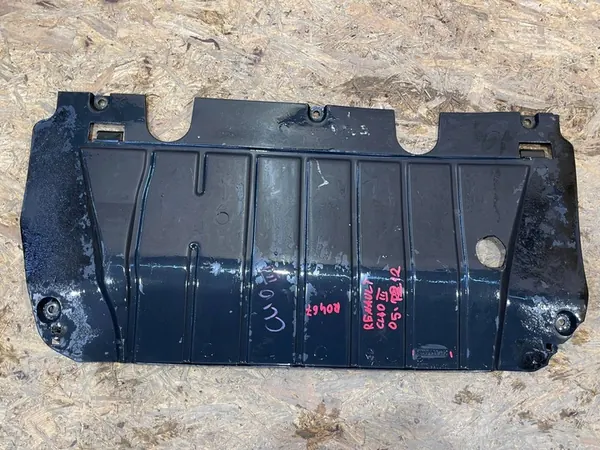 Renault Clio III 05-12 Motor Sköld Framsidan image 2