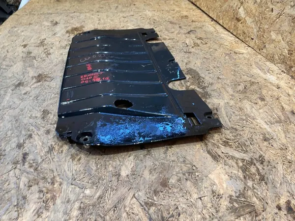 Renault Clio III 05-12 Motor Sköld Framsidan image 4