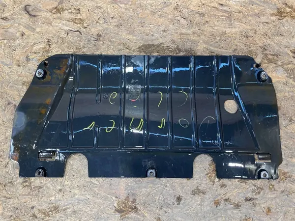 Renault Clio III 05-12 Motor Sköld Framsidan image 5