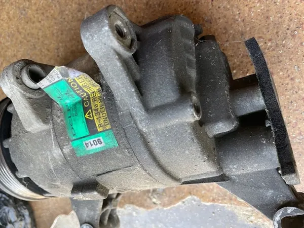 Mini Cooper ilmastointikompressori OEM 9014 - Käytetty image 3