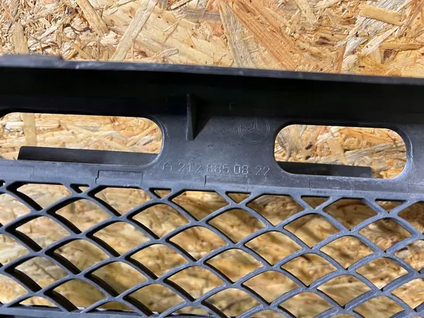 GRIGLIA RADIATORE MERCEDES E-CLASS 212 image 5