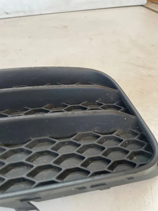 Rejilla de Parachoques Izquierda Audi A1 8X Lift OEM 8XA807681C image 4