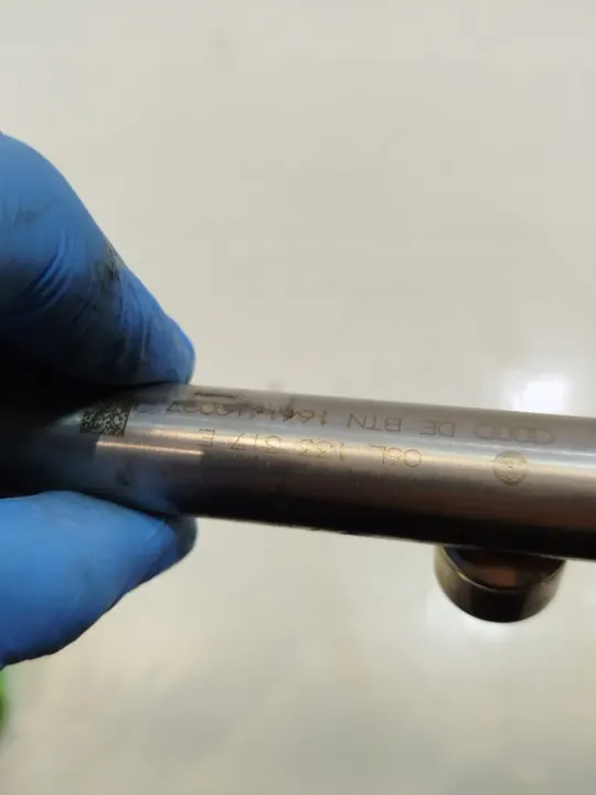 Rampe d'injection + Capteur Audi A4 B9 2.0 TFSI image 2