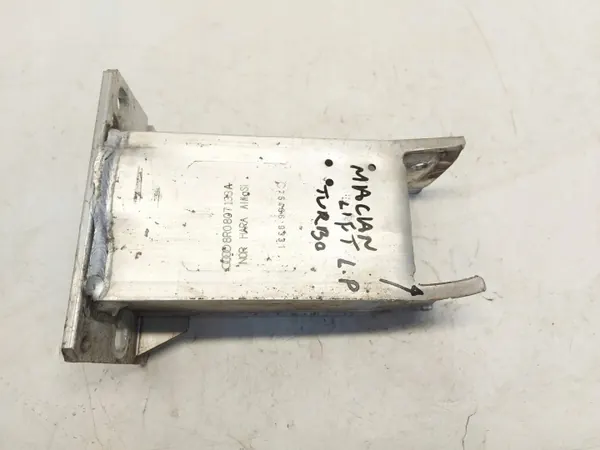 Porsche Macan Turbo II Cache d'aile OEM 8R0807133A-JLK01 image 2