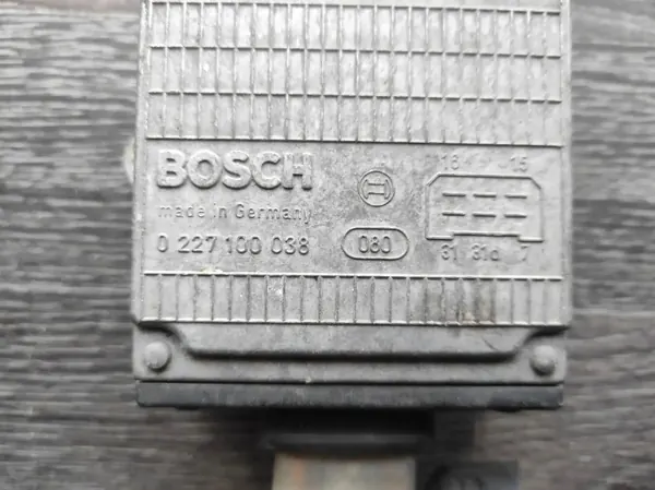 Ontstekingsmodules Porsche 924 1988 OEM 0227100038 image 3