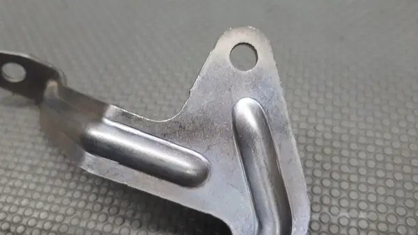 04L145049AE Suporte de sensor de vácuo A6 Avant image 4