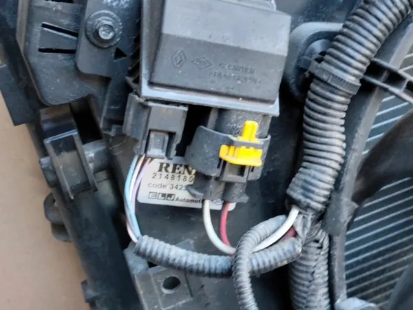Kühlerlüfter OEM 214818009R für Renault Captur image 6