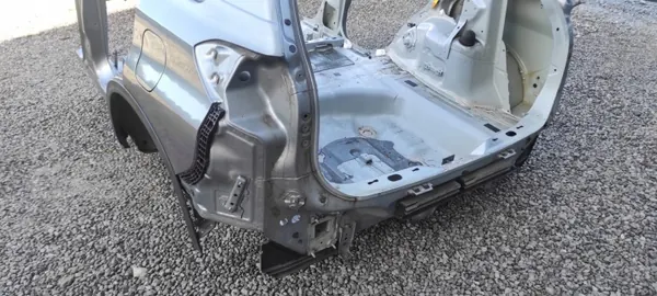 Panel de suelo trasero Suzuki OE FRGHYEJUYTRE image 5