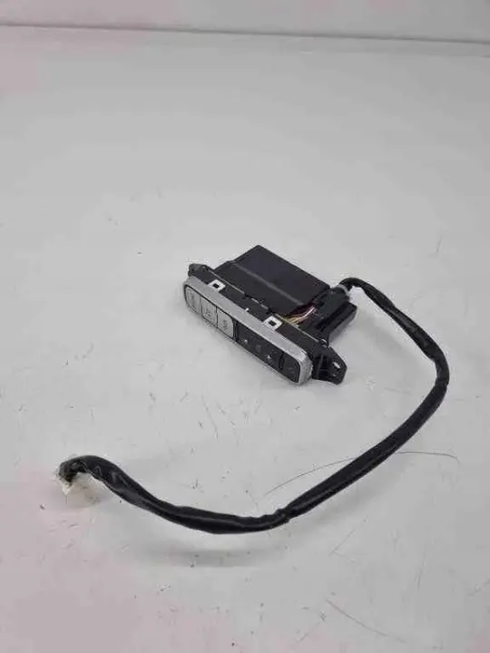 Begagnad batterisäkring OEM 4NR1A210496 Nissan image 2