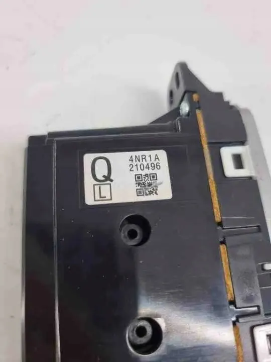 Begagnad batterisäkring OEM 4NR1A210496 Nissan image 4