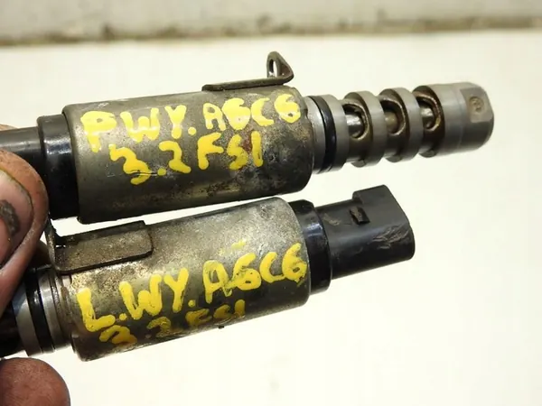 Aikakennosensori Audi A6 C6 3.2 FSI 06E109257F image 3