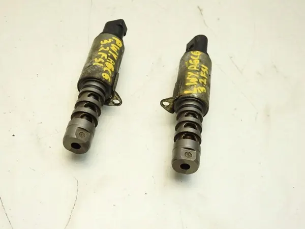 Aikakennosensori Audi A6 C6 3.2 FSI 06E109257F image 5